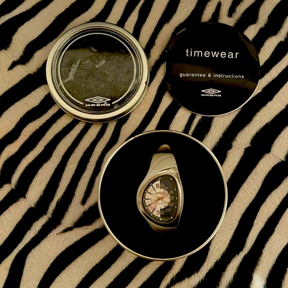 Cream rubber Umbro watch U456 - Picture 1 of 4